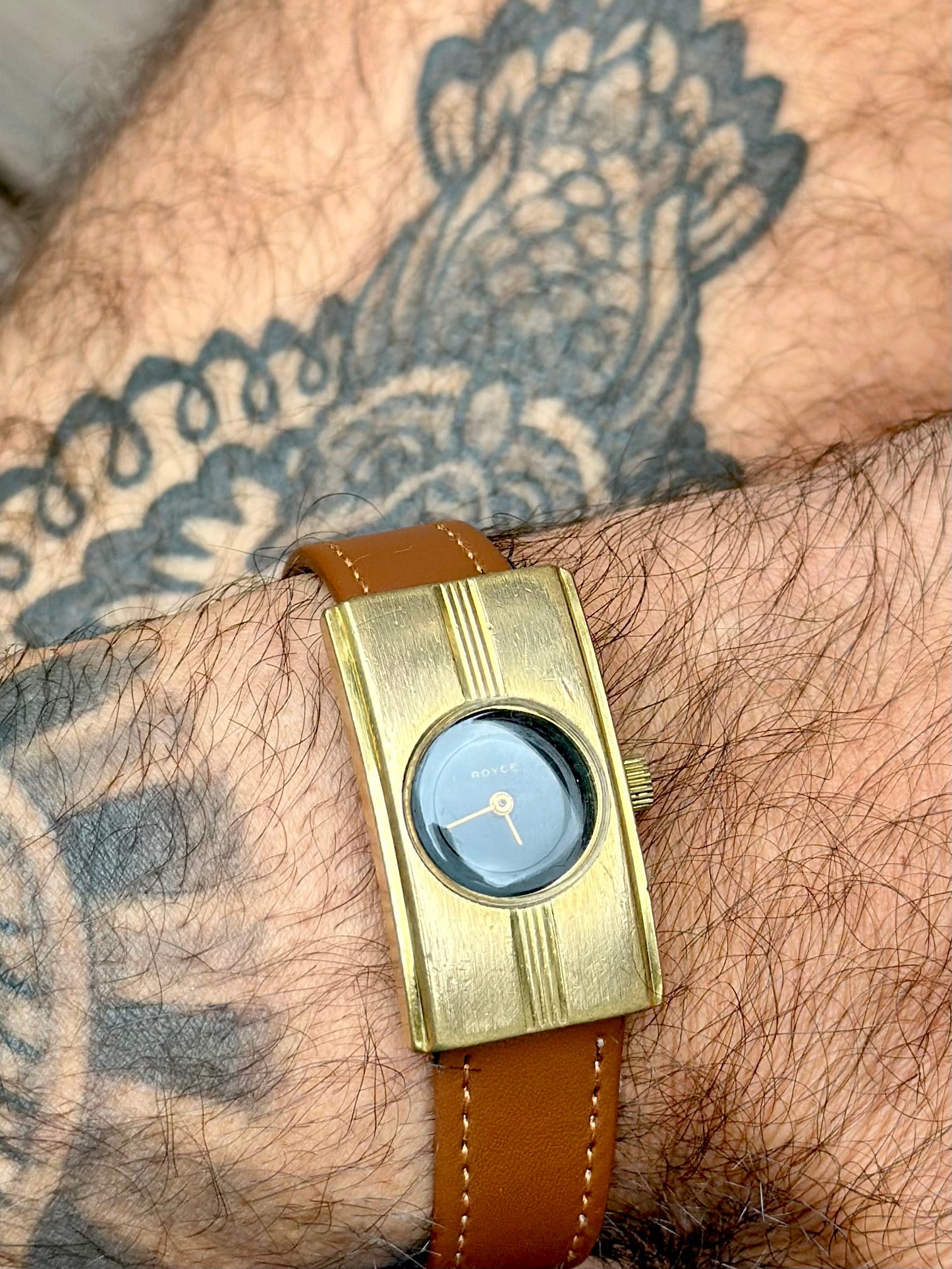 Royce Elegant Black Dial Vintage
