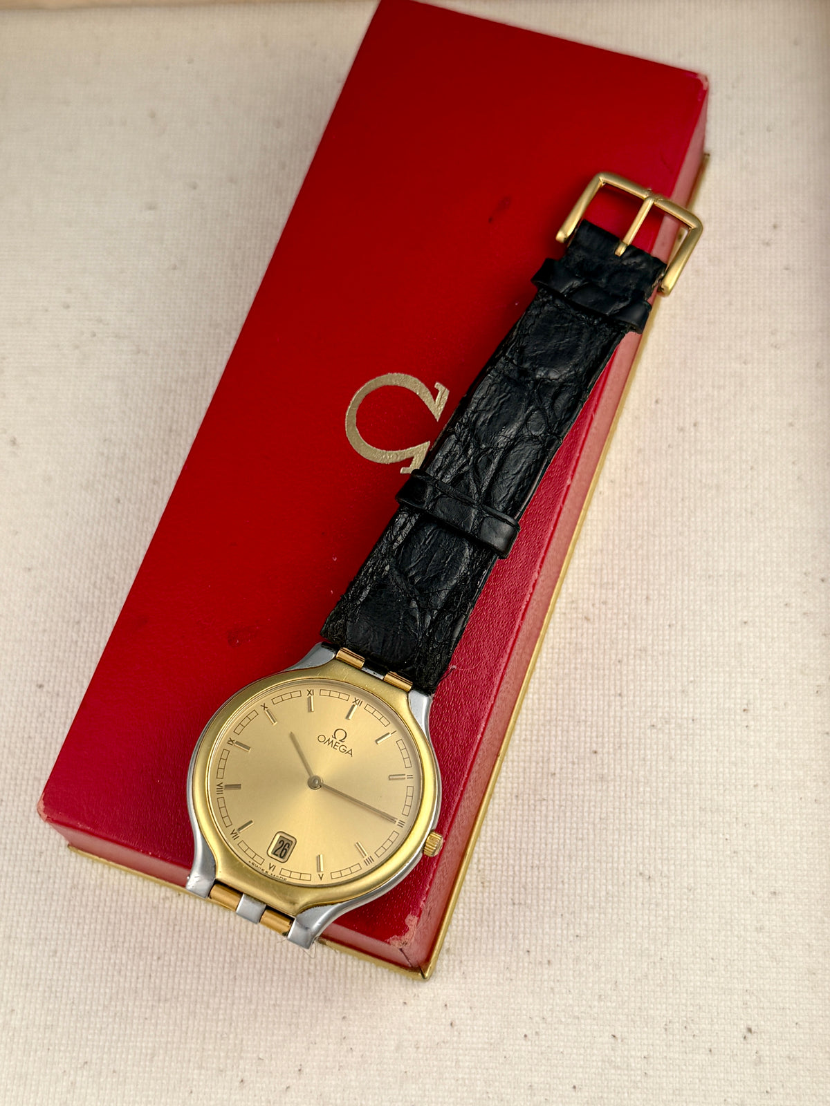 Omega 18k Bezel Quartz Vintage