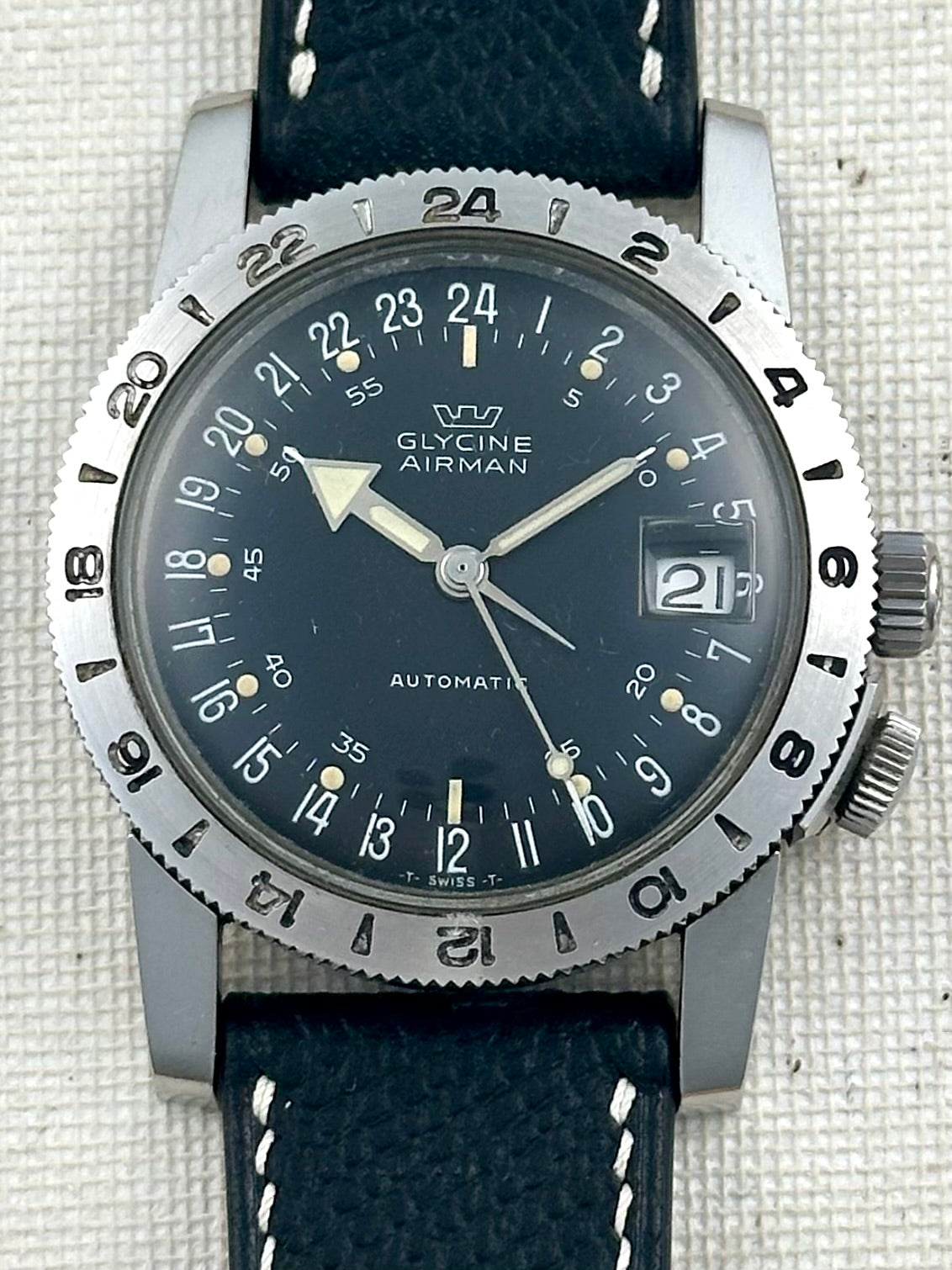 Glycine Airman with Box and Papers