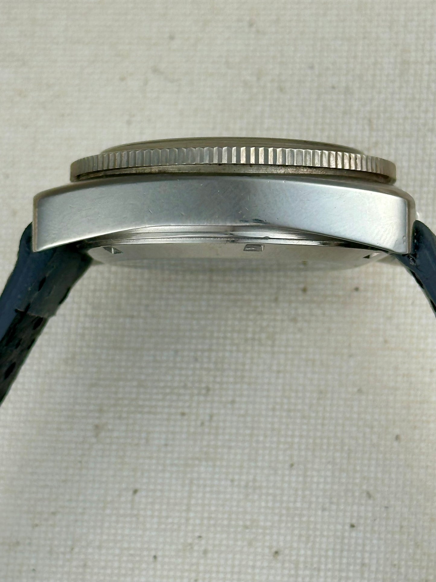 Iaxa "Bow Tie" Diver Vintage