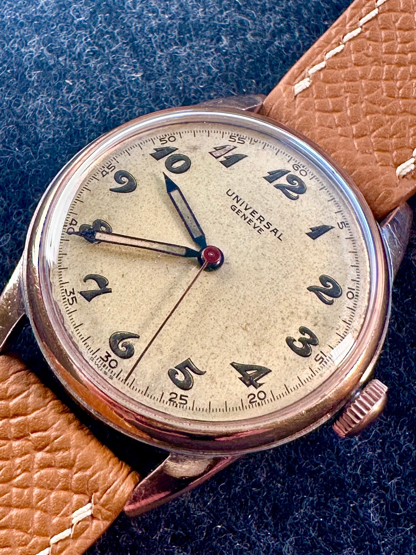 Universal Geneve Outdoorsman Vintage