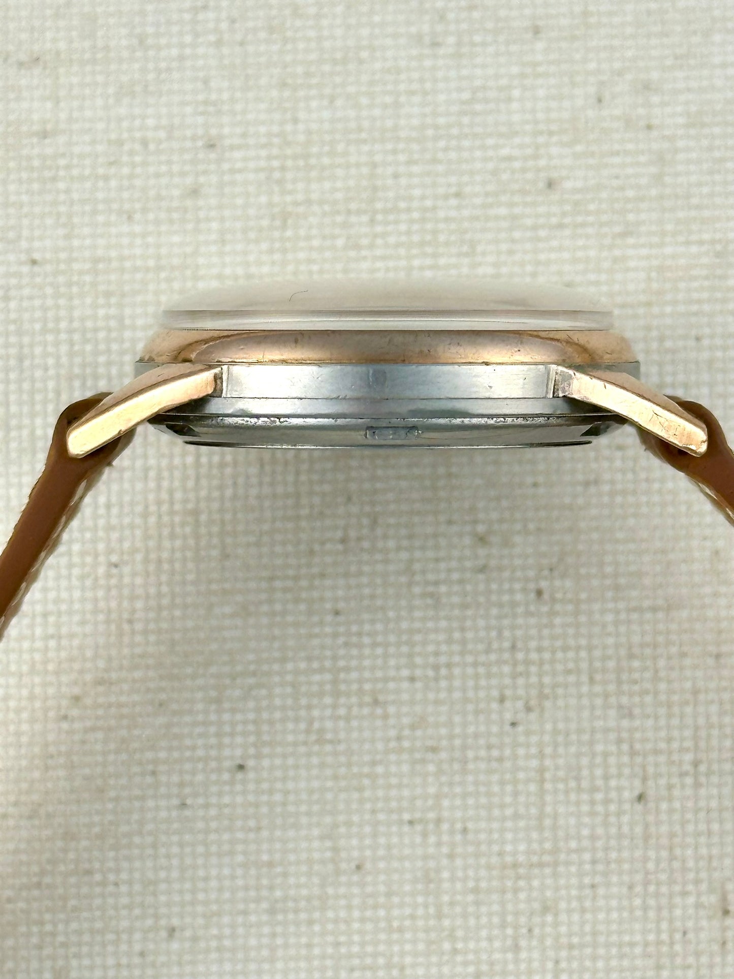 Universal Geneve Outdoorsman Vintage