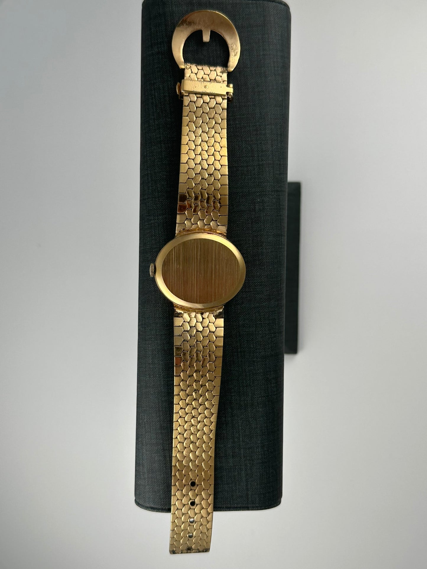 Vendome Oval 17 jewels Vintage