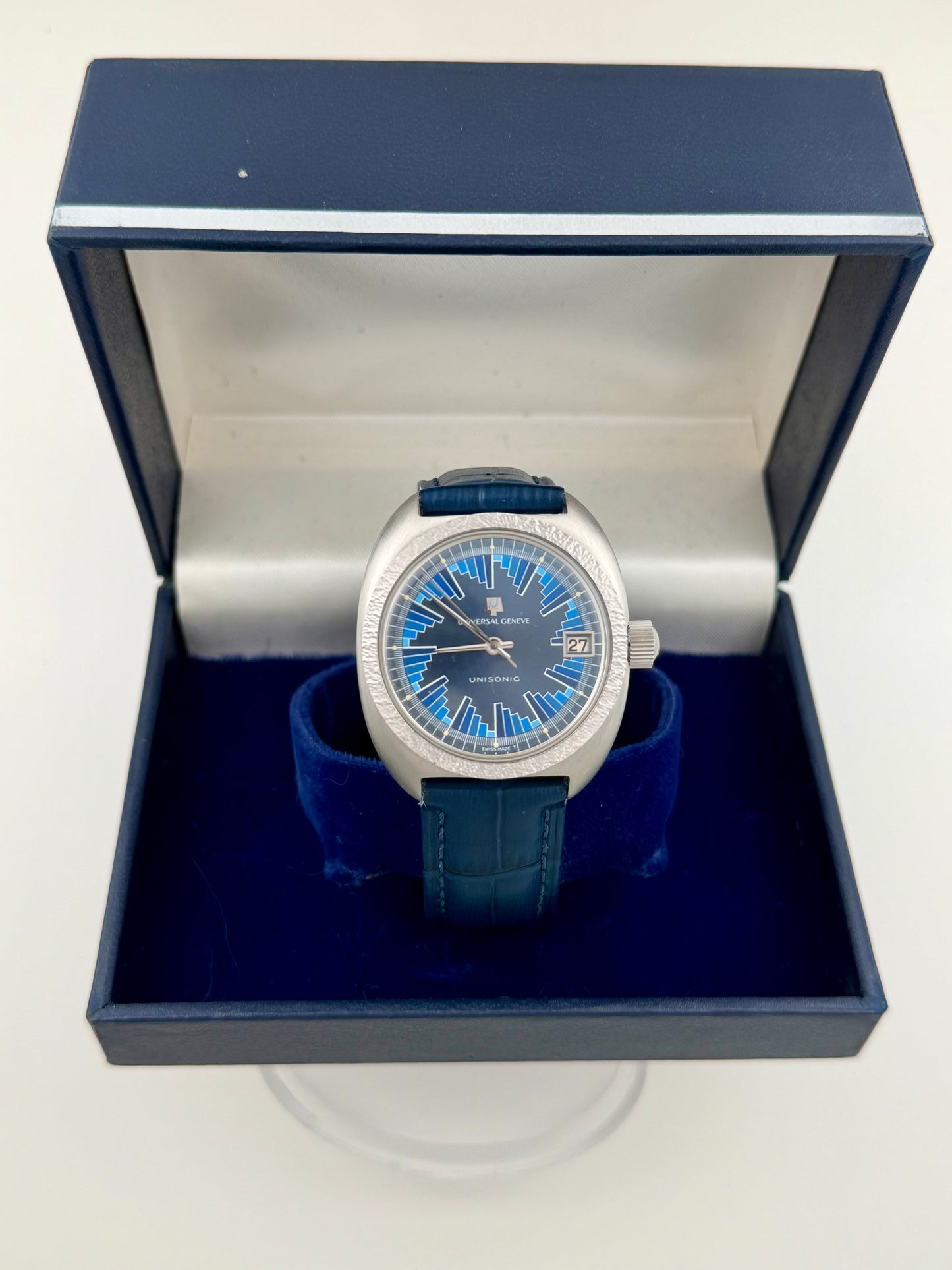 Universal Geneve Unisonic "Buzzsaw" w/box Vintage