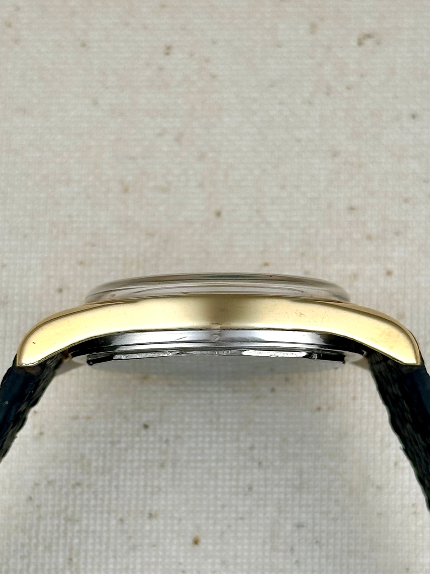 Universal Geneve Polerouter Date Black Crosshair Dial with Box Vintage