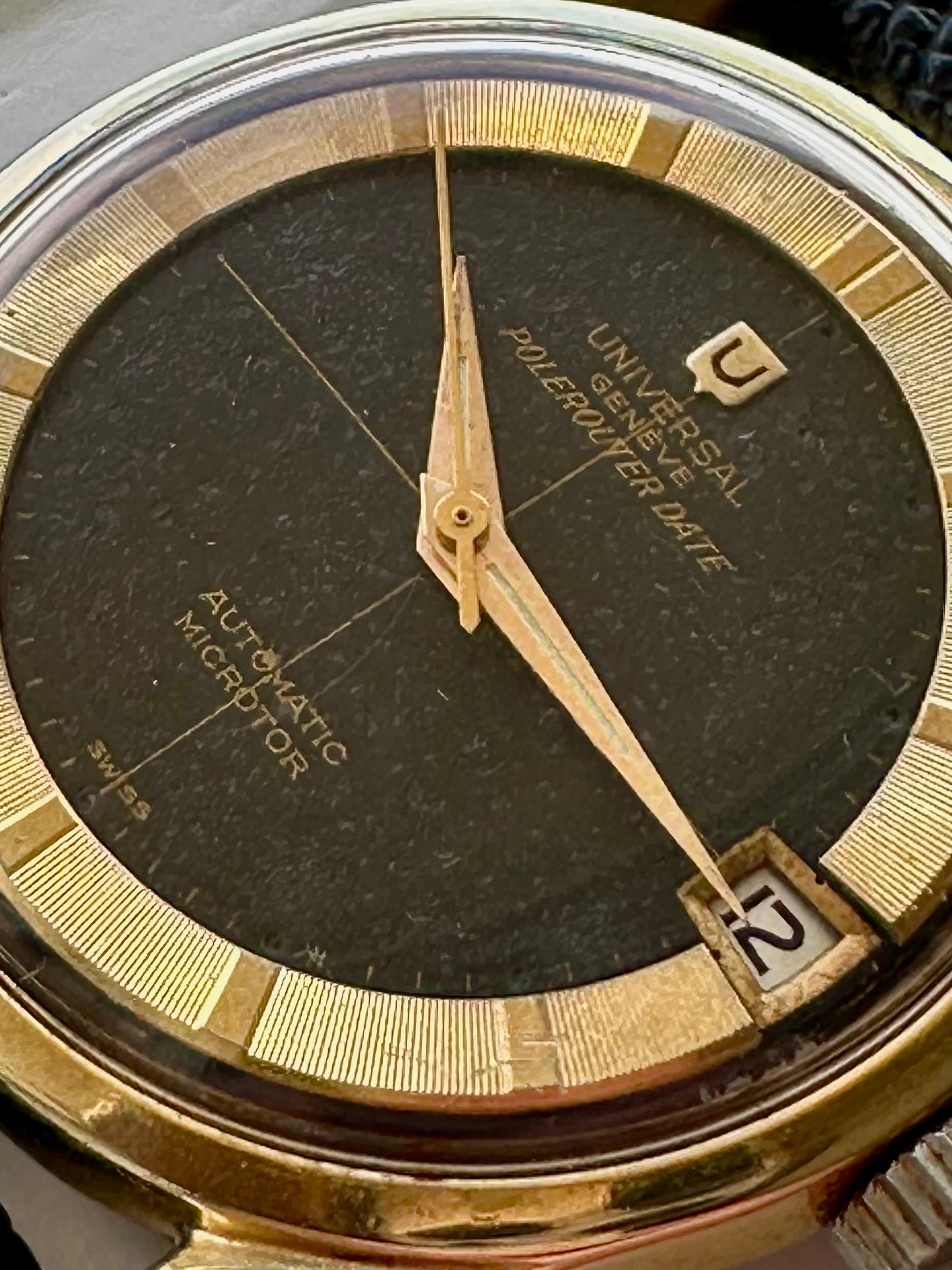 Universal Geneve Polerouter Date Black Crosshair Dial with Box Vintage