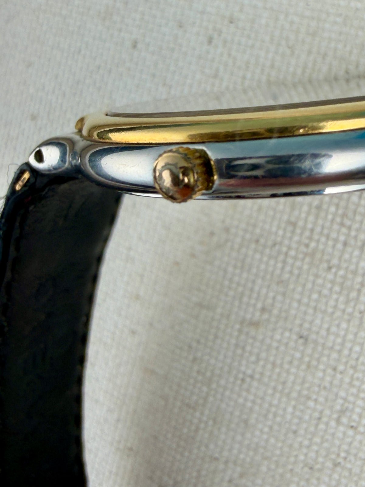 Omega 18k Bezel Quartz Vintage