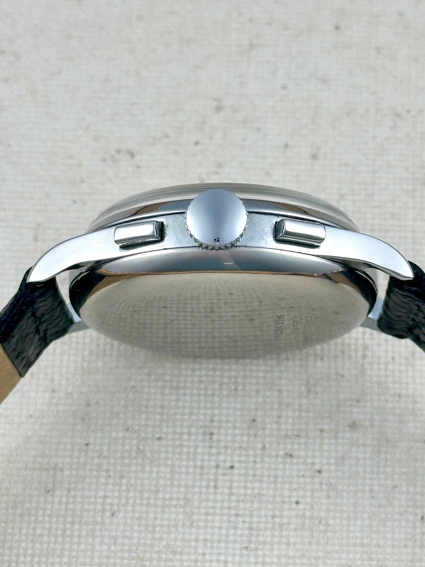 Leonidas "Big Eye" Vintage