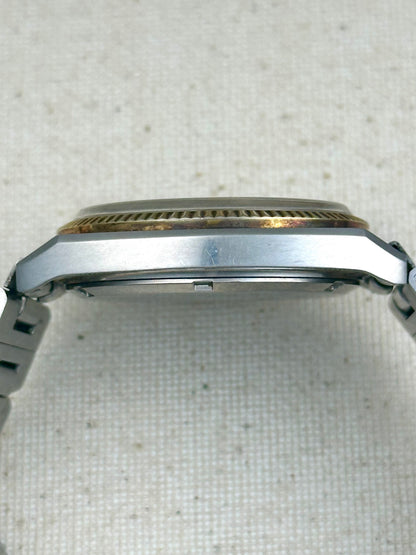 Caravelle Fluted Bezel Vintage