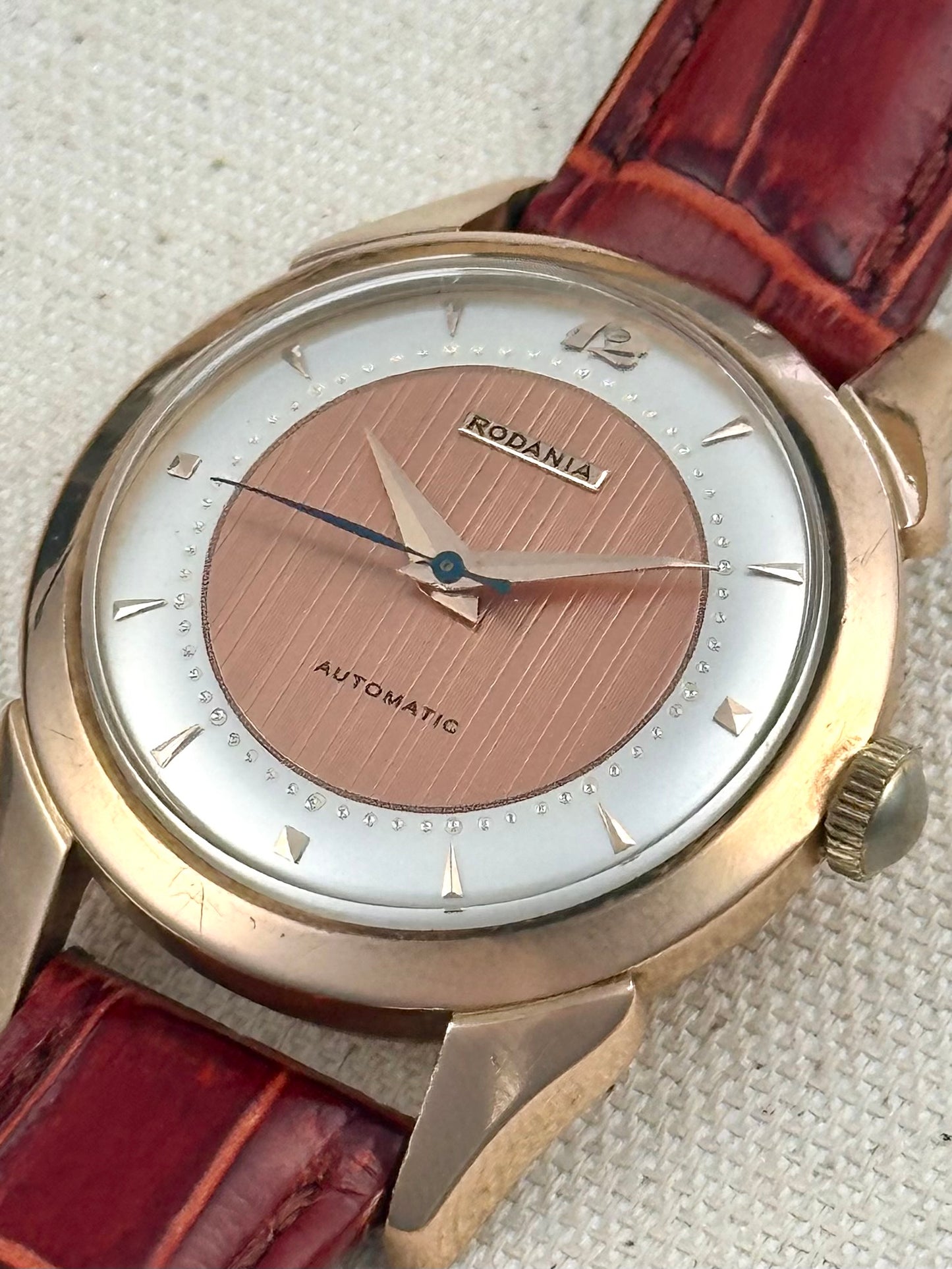 Rodania 18k Rose Gold Tapestry Dial Vintage