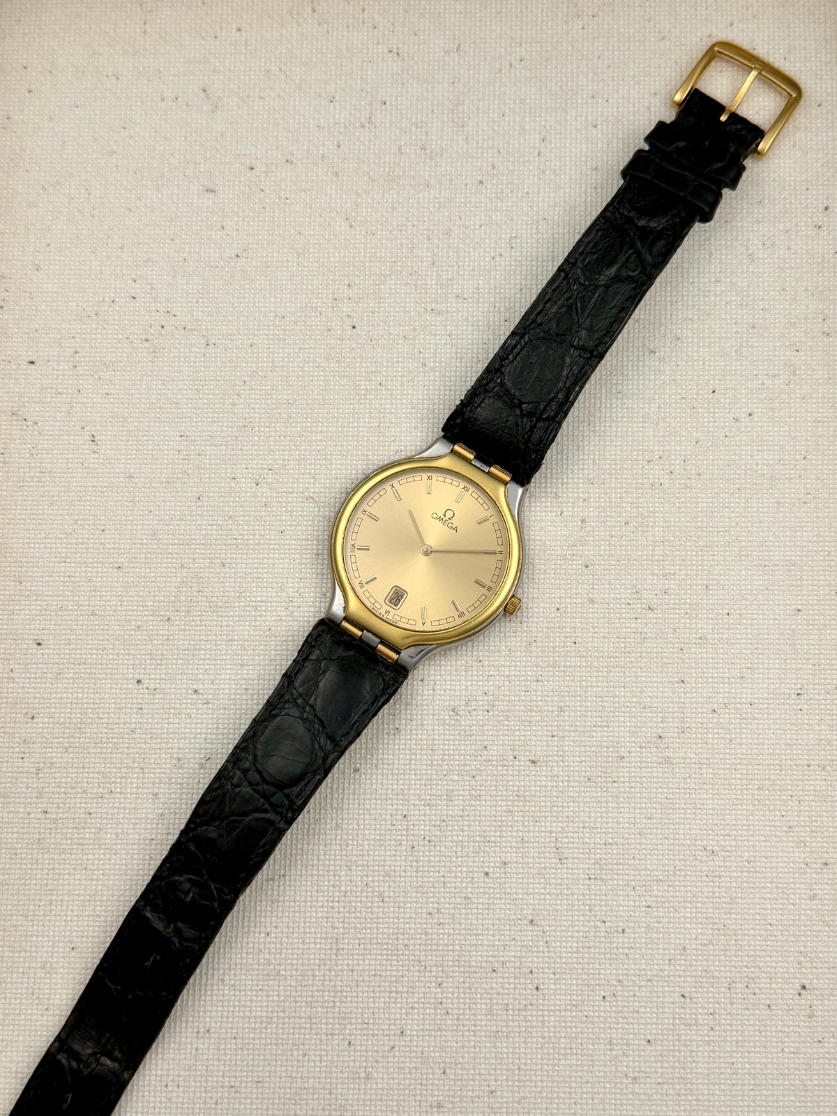 Omega 18k Bezel Quartz Vintage