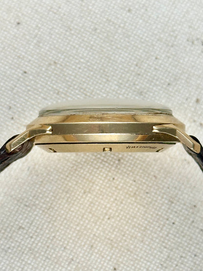 Universal Geneve Bumper Vintage