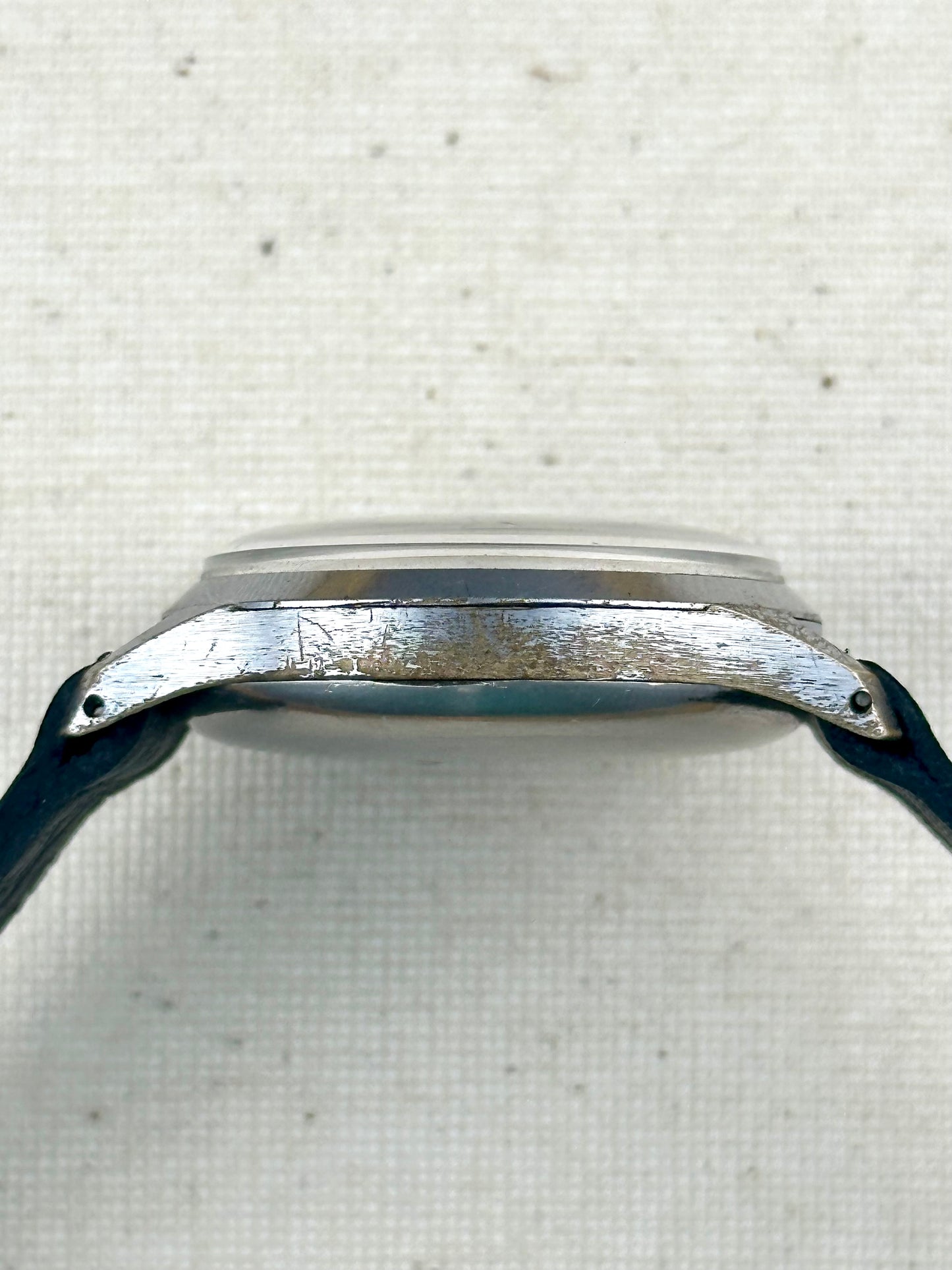 Leonidas "Big Eye" Vintage