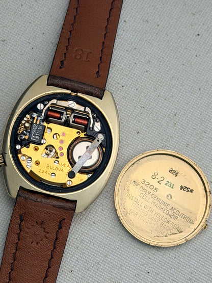 Bullova Accutron Accuquartz 14K Gold Vintage