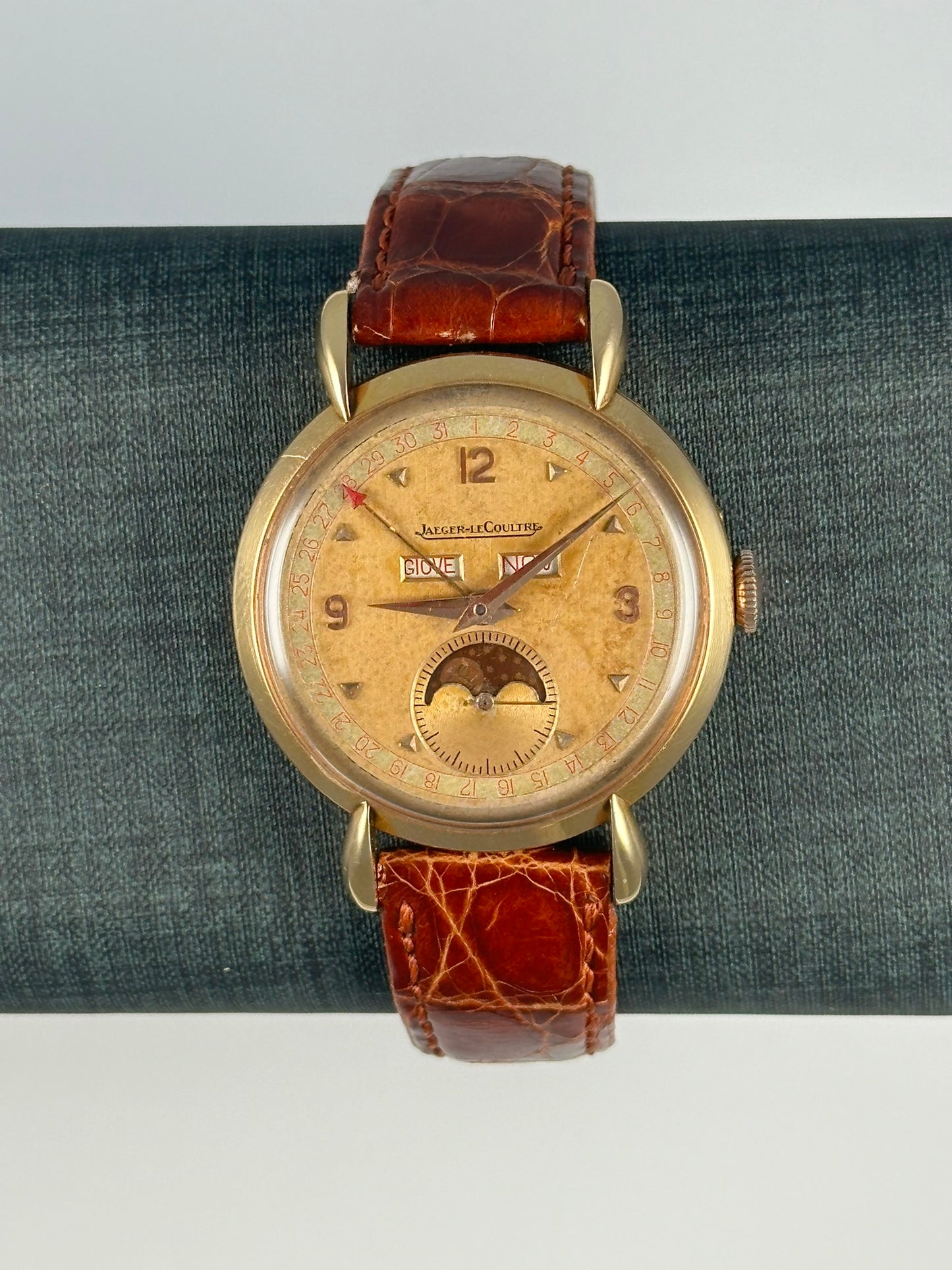 Jaeger-Lecoultre Triple Date Moonphase Calendar ref 2722 Vintage 18k