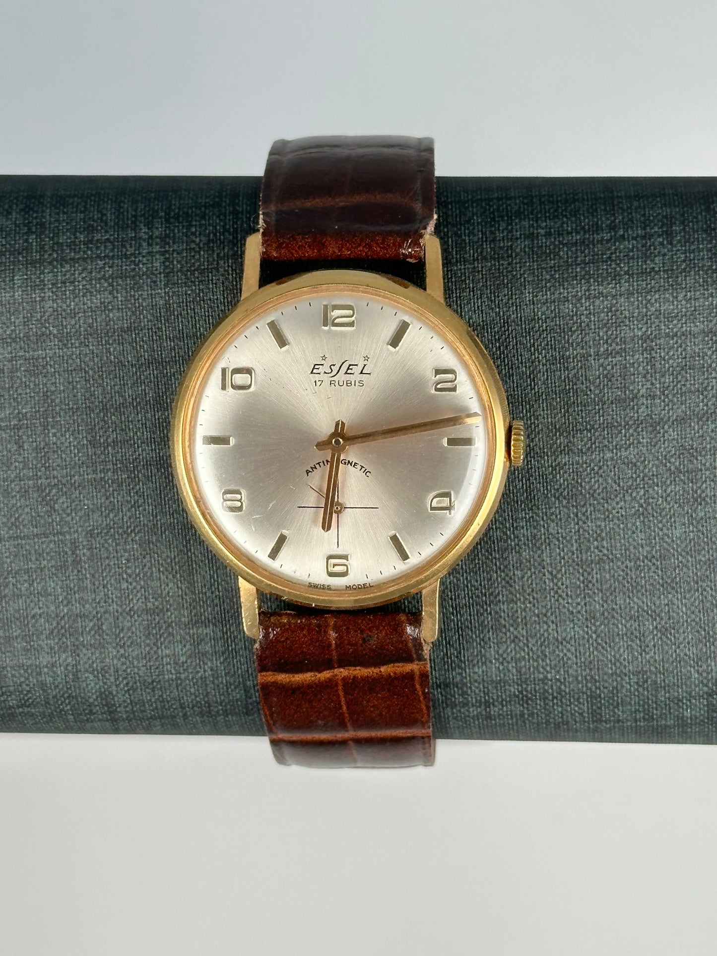 Essel Vintage Watch