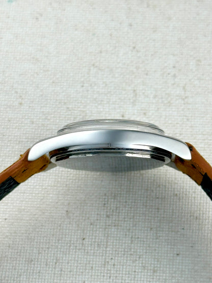 Universal Geneve Polerouter Sector Dial Vintage