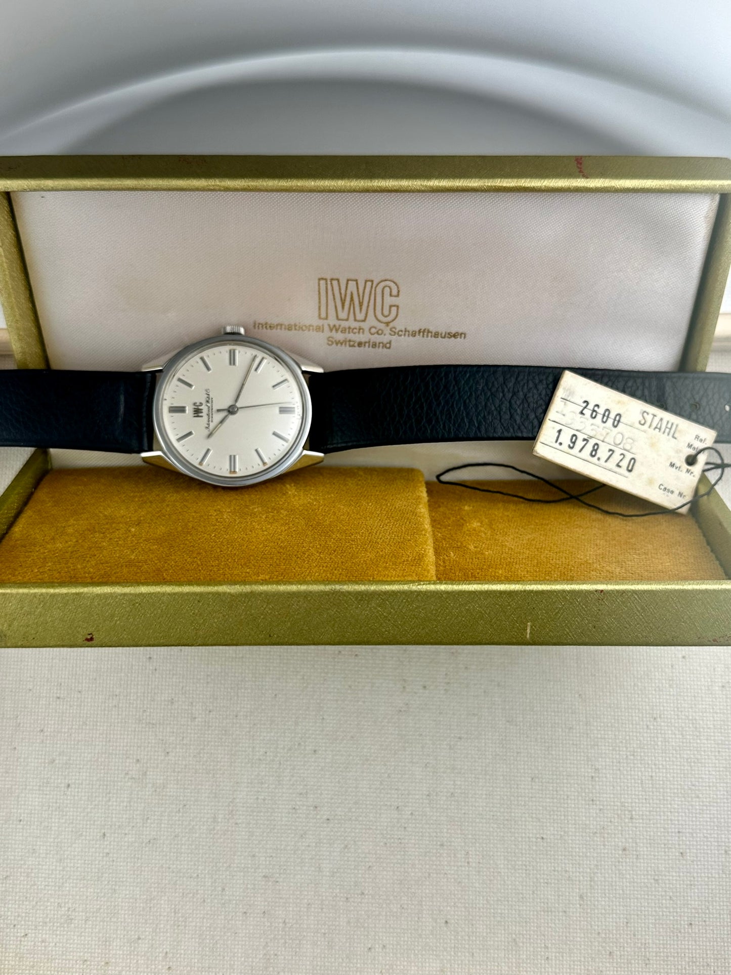 IWC Vintage ref 810 Vintage w/Box and Hangtag